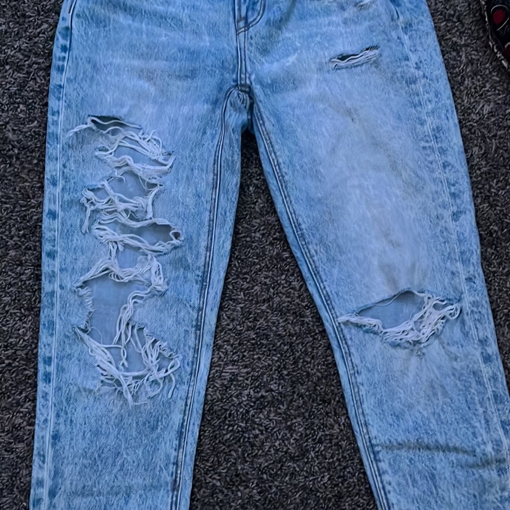 Distressed jeans - Picture 5 of 5